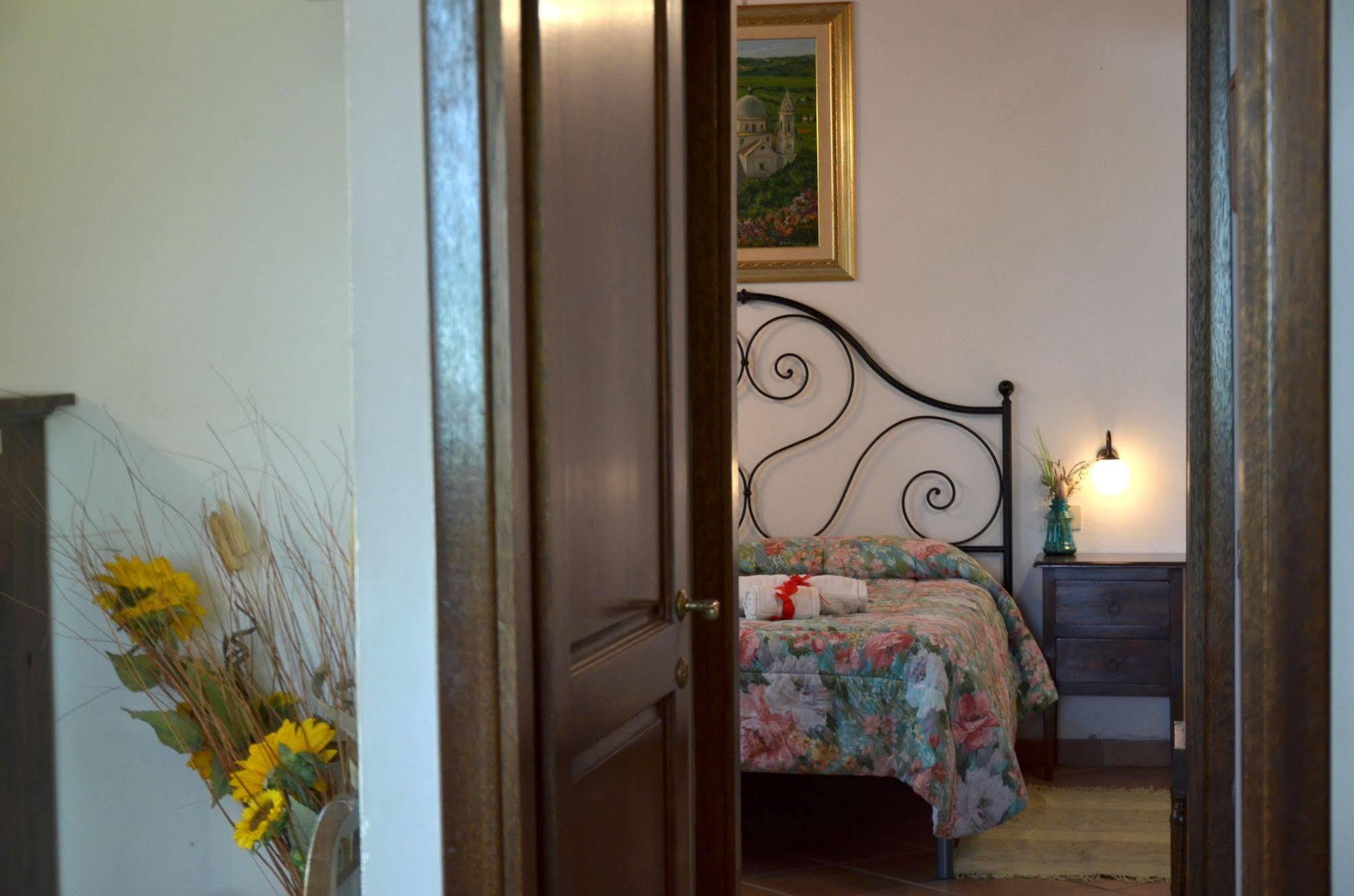 Agriturismo Il Casalone Montepulciano Luaran gambar