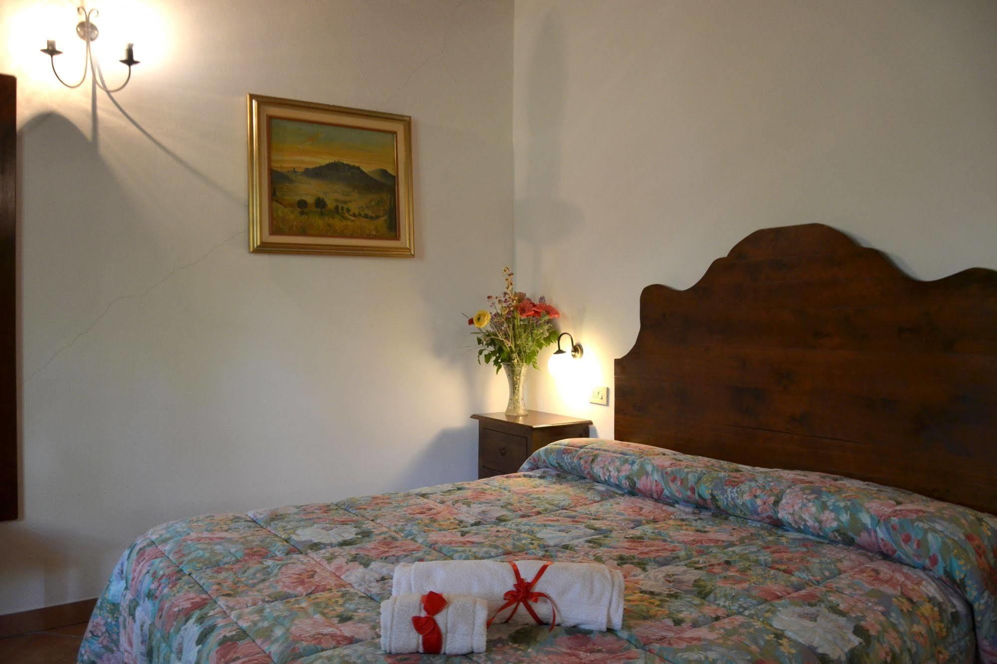 Agriturismo Il Casalone Montepulciano Luaran gambar