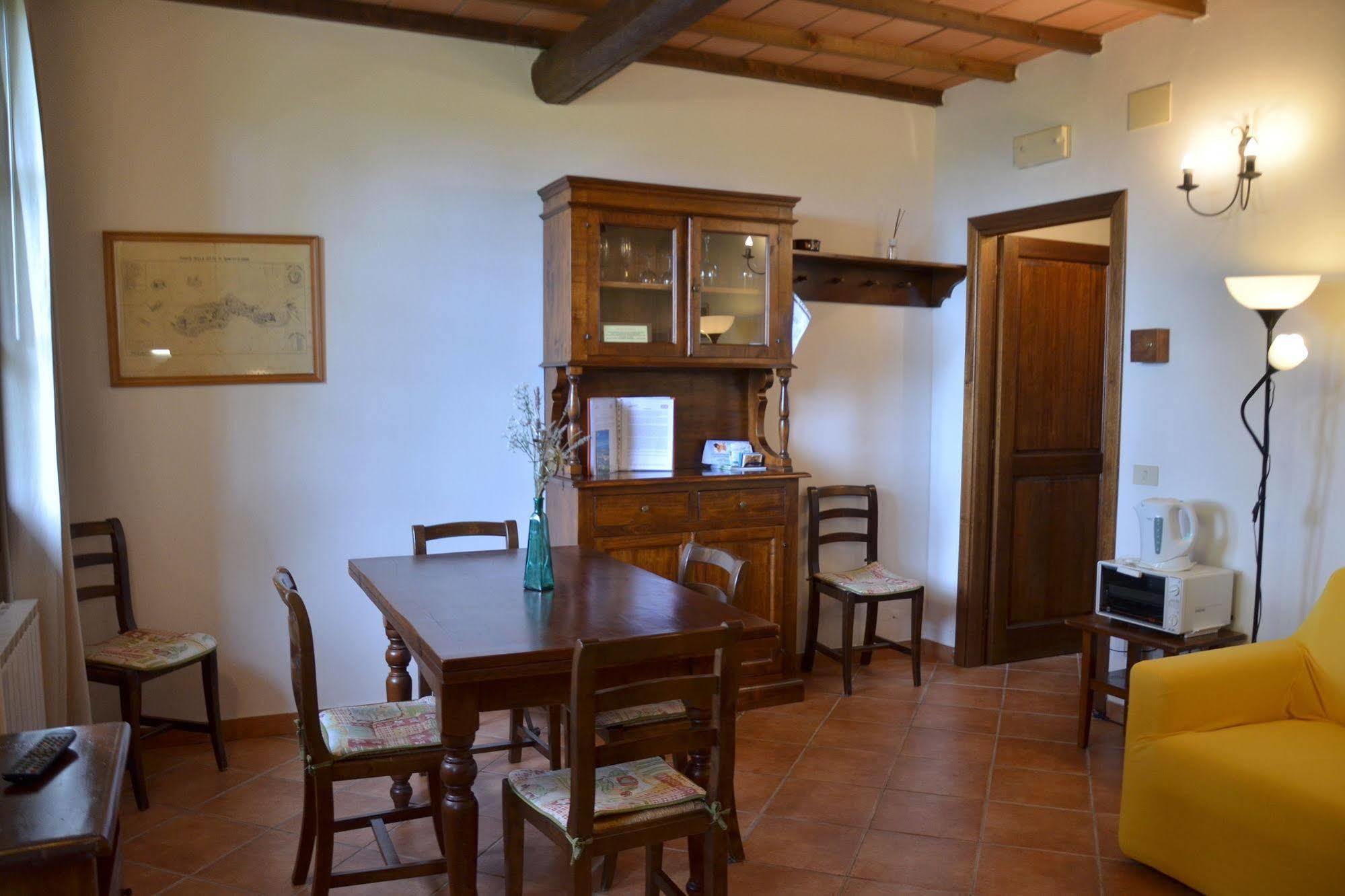 Agriturismo Il Casalone Montepulciano Luaran gambar