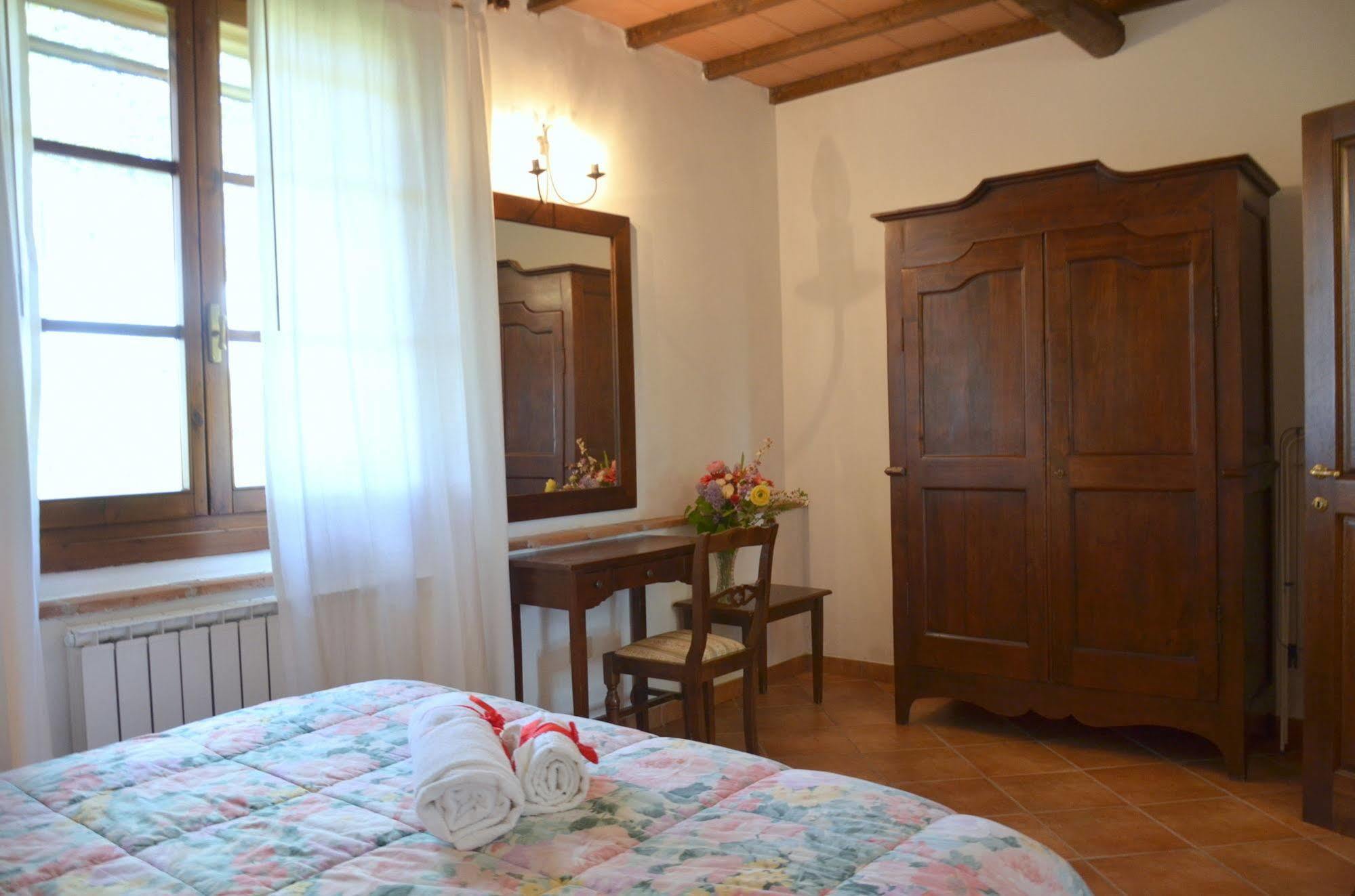 Agriturismo Il Casalone Montepulciano Luaran gambar